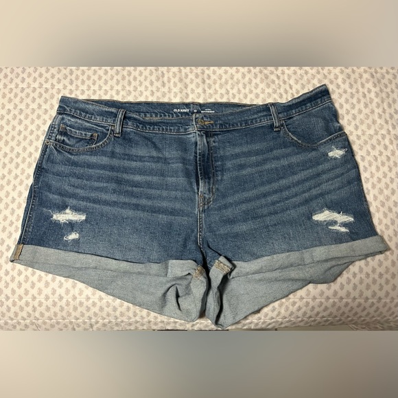 OLD NAVY PLUS SIZE SHORTS - Picture 1 of 3